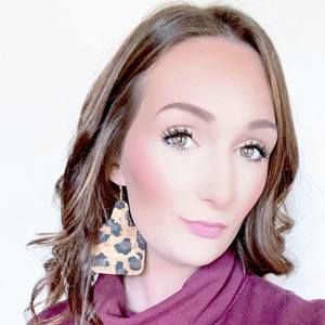 Meet your Posher, Courtney